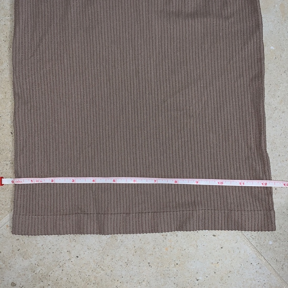 Aeropostale M/L cami, ⭐️LIKE NEW⭐️, muted light plum/brown hue perfect for Fall! - Picture 5 of 6